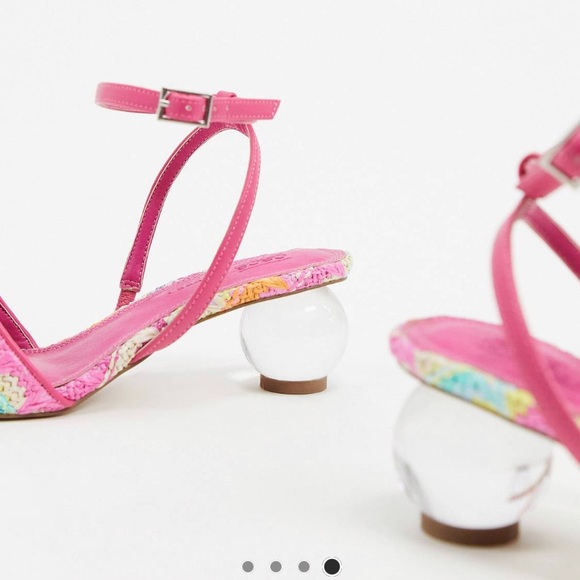 Woman’s Sandals - Picture 3 of 3